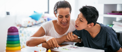 10 formations pour se reconvertir dans un métier du handicap